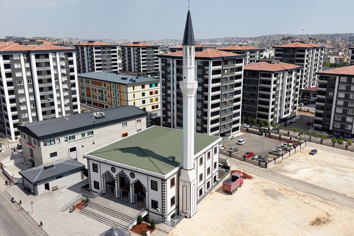 Gülsüm Eruslu (Karşıyaka Merkez) Camii Thumbnail 2