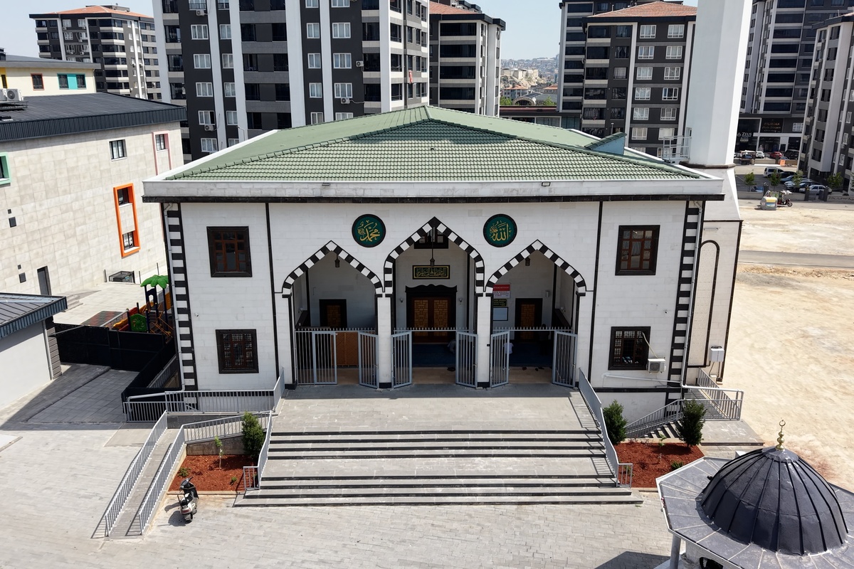 Gülsüm Eruslu (Karşıyaka Merkez) Camii