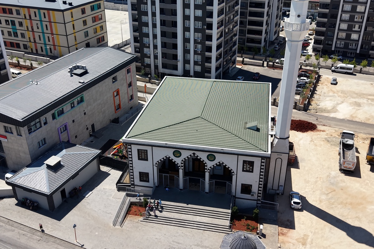 Gülsüm Eruslu (Karşıyaka Merkez) Camii Thumbnail 4